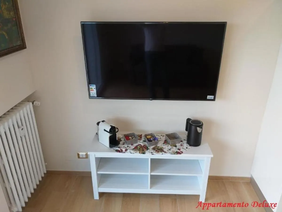 דירות דסנזאנו דל גארדה Le Rive 0*,  איטליה